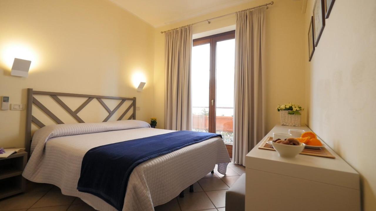 Residenza Turistico Alberghiera Corallo Castiglione della Pescaia Eksteriør bilde